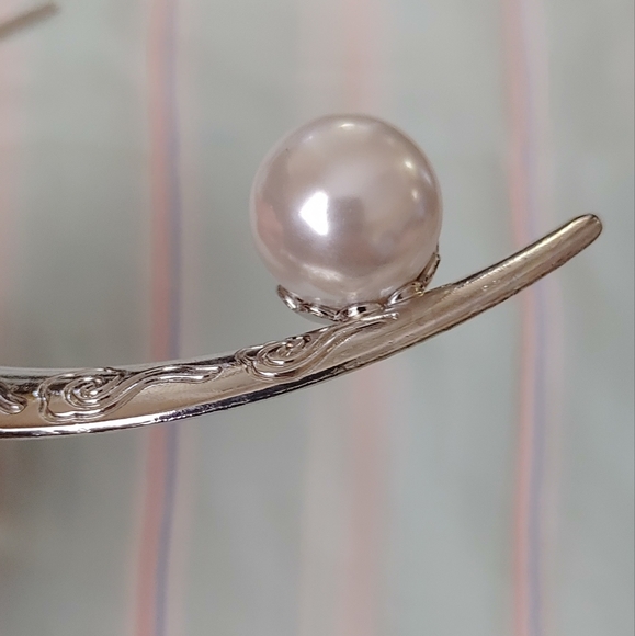 Pearl Moon Hair Accessory - Picture 4 of 4